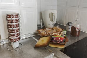 Alimentos y bebidas