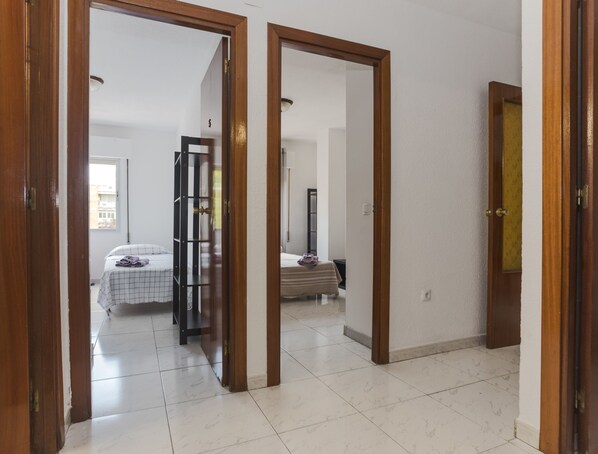 4 bedrooms, WiFi, bed sheets