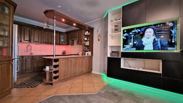 Apartemen (6) | 2 kamar tidur, kedap suara, Wi-Fi gratis, dan seprai linen