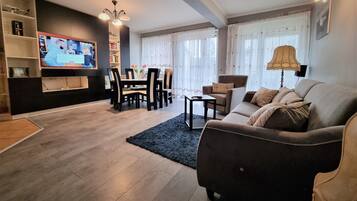 Apartment (6) | Schallisolierte Zimmer, kostenloses WLAN, Bettwäsche