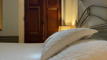 Superior Room, 1 King Bed, Balcony, City View