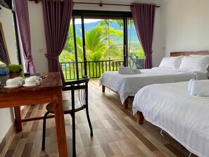 Minibar y caja de seguridad en la habitación