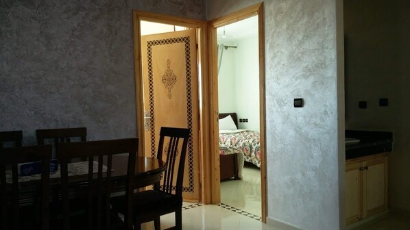 Apartment, 2 Bedrooms | Living room | Flat-screen TV