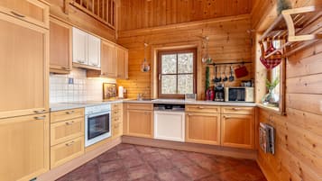 Réfrigérateur, micro-ondes, four, lave-vaisselle