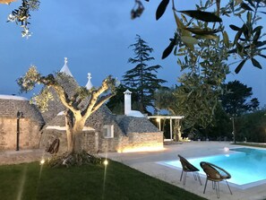 Outdoor pool - Trulli Puglia Tales  (Polignano A Mare)