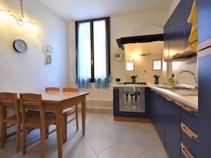 Refrigerador, microondas, horno y lavavajillas