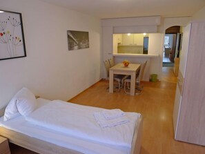 1 Schlafzimmer, Schreibtisch, WLAN