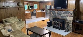 Stay on a live operating maple syrup farm!