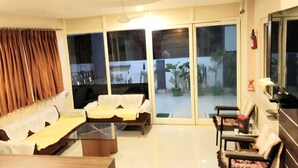 Interior detail - Hotel Ravi Residency - Jamnagar (Jamnagar)