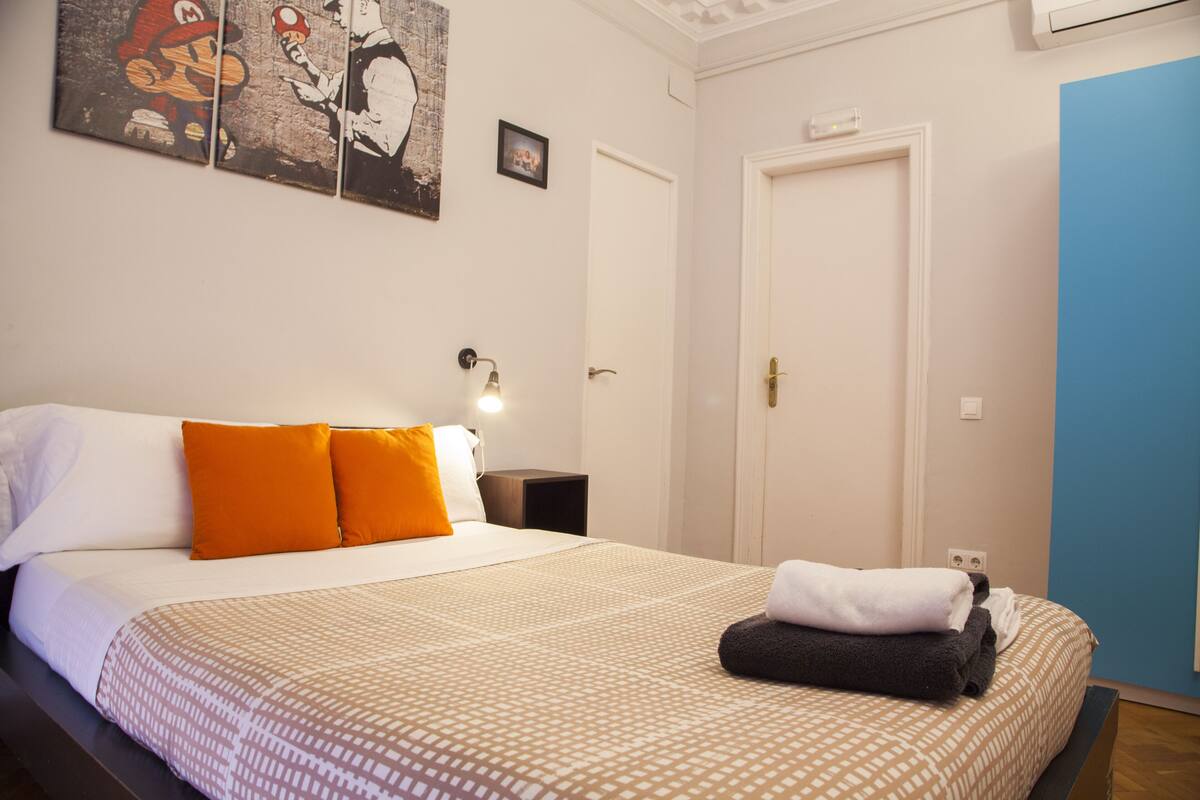 Wifi gratis y ropa de cama