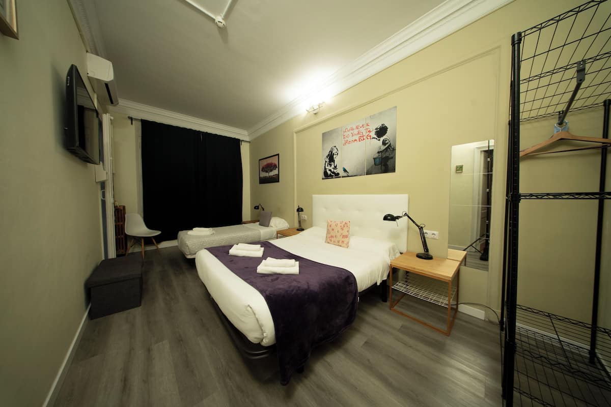 Wifi gratis y ropa de cama