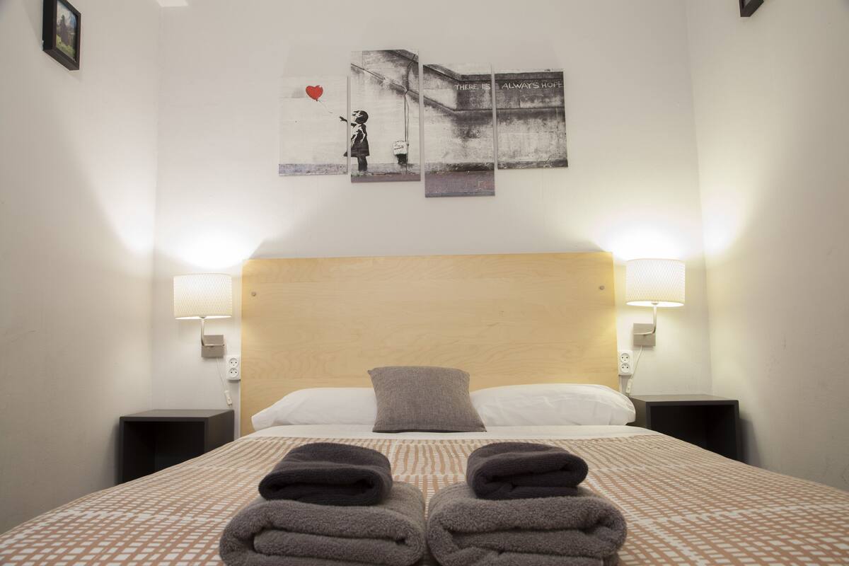 Wifi gratis y ropa de cama