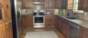 Durant 4BDR huis / 56 hectare minder dan een 1/2 mijl / Choctaw Casino / Fire Pit, Cornhole