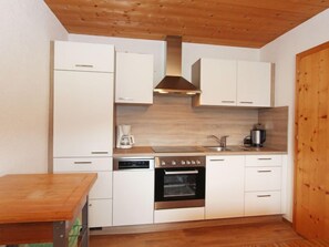 Réfrigérateur, four, lave-vaisselle