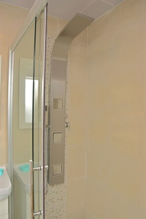 Apartment, 3 Bedrooms | Bathroom shower - Malom Center Apt 1 (Dakar)