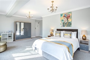 Family Room | Bed sheets - The Coast House B&B (Bognor Regis)
