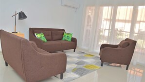 Unclassified image, 4 of 16, button - Malom Center Apt 2 (Dakar)