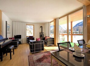 TV, fireplace, DVD player - Chesa Lej by Interhome (Pontresina)