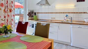 Fridge, microwave, oven, dishwasher