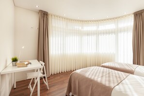 City-Apartment, 2 Schlafzimmer | 2 Schlafzimmer, hochwertige Bettwaren, Verdunkelungsvorhänge