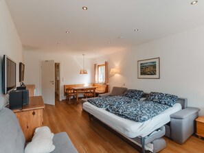 1 bedroom, free internet