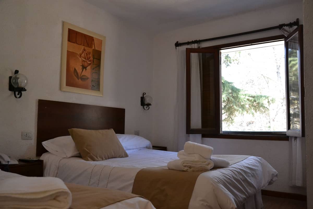 In-room safe, free WiFi, bed sheets