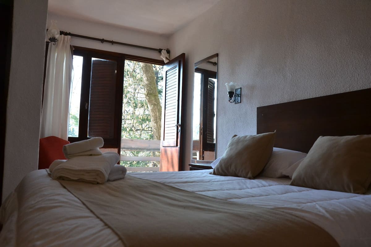 In-room safe, free WiFi, bed sheets