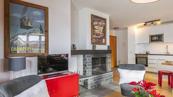 Télévision, cheminée