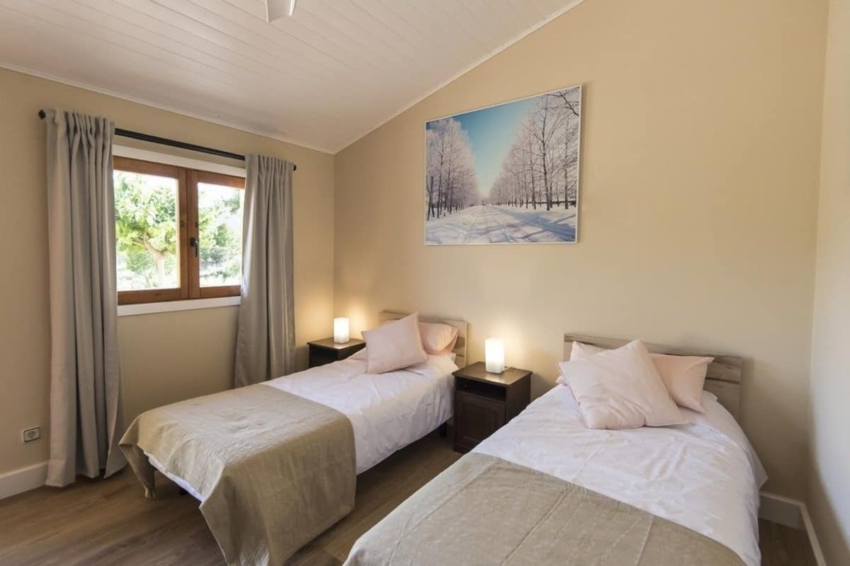 Double or Twin Room (1) | Blackout drapes, free WiFi, bed sheets, wheelchair access