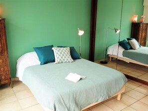 1 slaapkamer, een strijkplank/strijkijzer, gratis internet