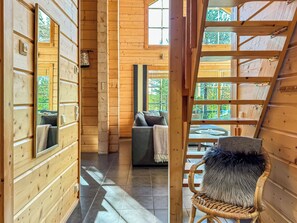 TV, DVD player, livros