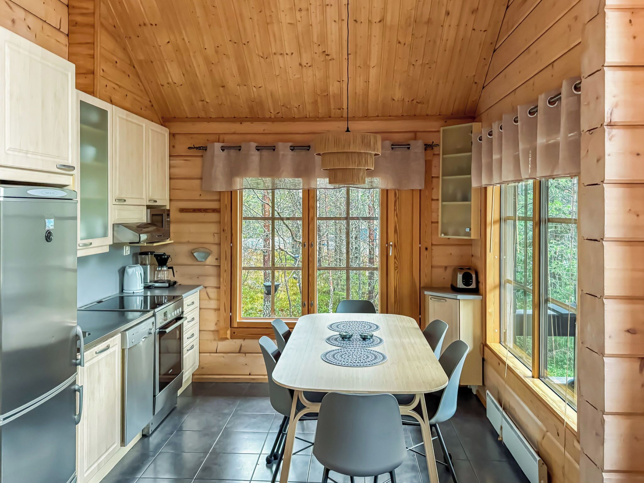 Fridge, microwave, dishwasher, cookware/dishes/utensils