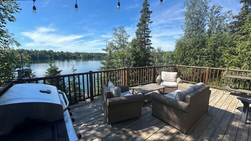 Alaska Adventure Awaits: Charming Lakeside Living
