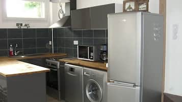 Refrigerador, microondas, horno y lavavajillas