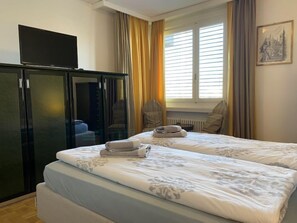 2 chambres, fer et planche à repasser, accès Internet