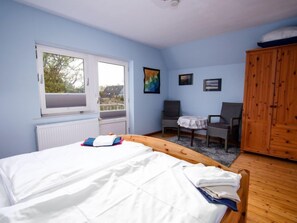 3 chambres, bureau, accĂšs Internet