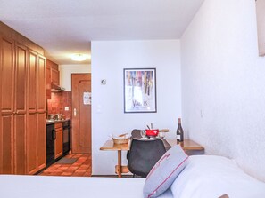 1 bedroom, internet