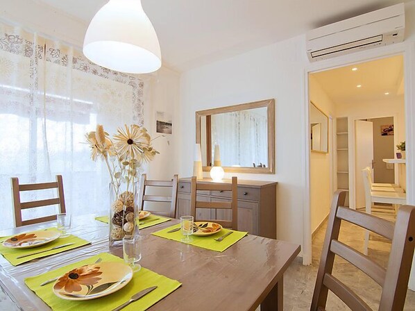 تناول الطعام