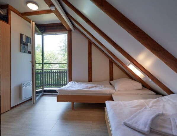3 chambres, bureau, accès à Internet