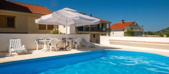 Ferienwohnung Orebić by Interhome