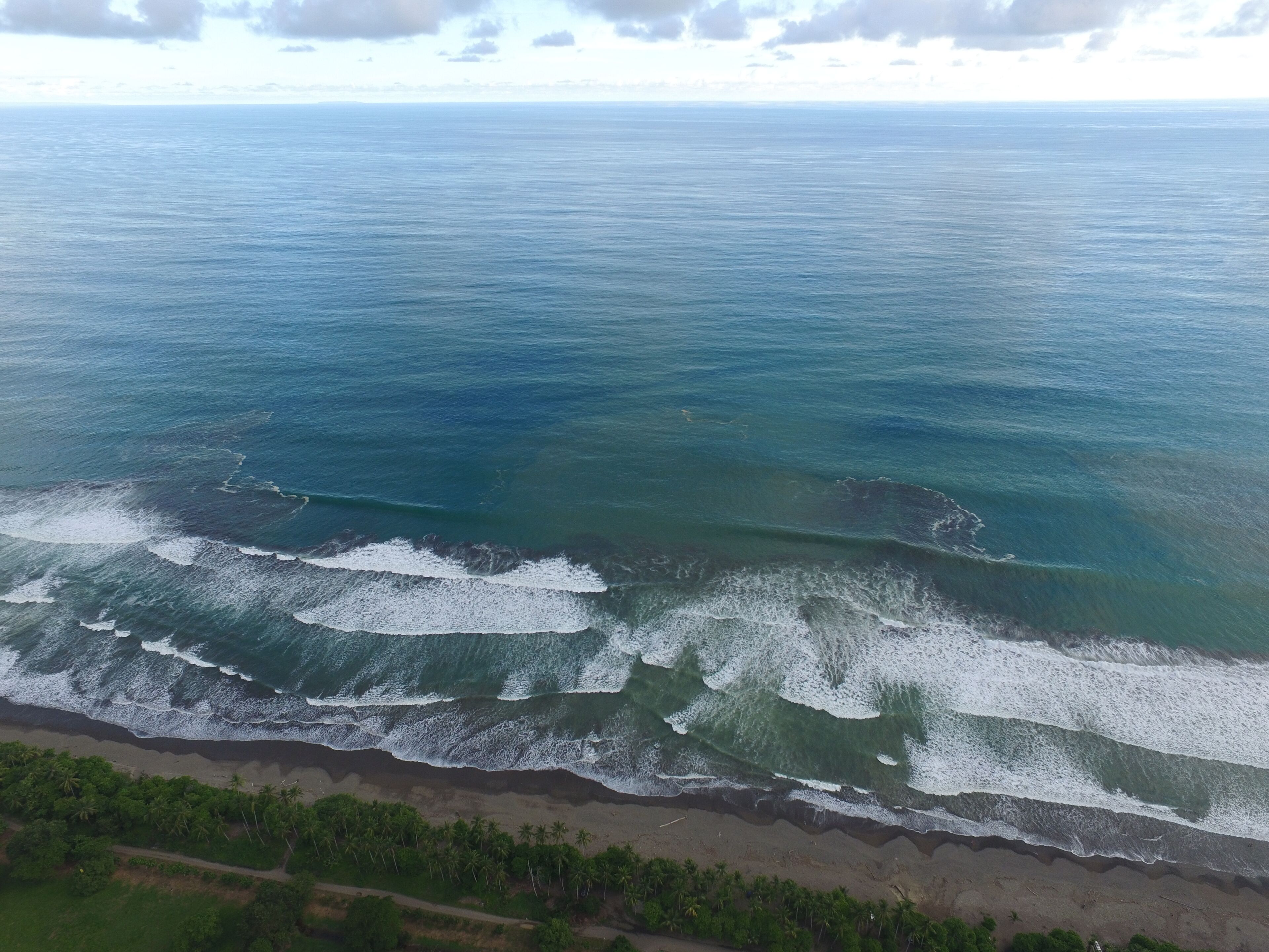 Plage à proximité, chaises longues, serviettes de plage