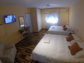 Caja fuerte, wifi gratis, ropa de cama