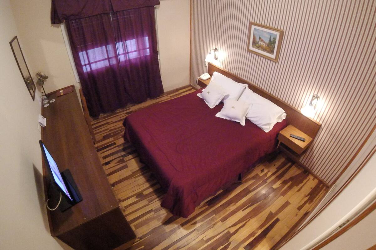In-room safe, free WiFi, bed sheets