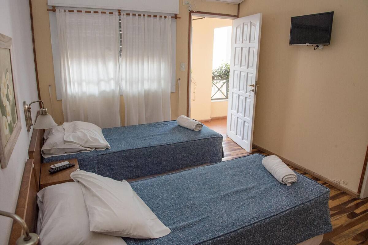 In-room safe, free WiFi, bed sheets