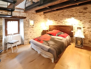 4 bedrooms, iron/ironing board, travel cot, free WiFi - Homerez - Villa in Vieillevie + private pool (Vieillevie)