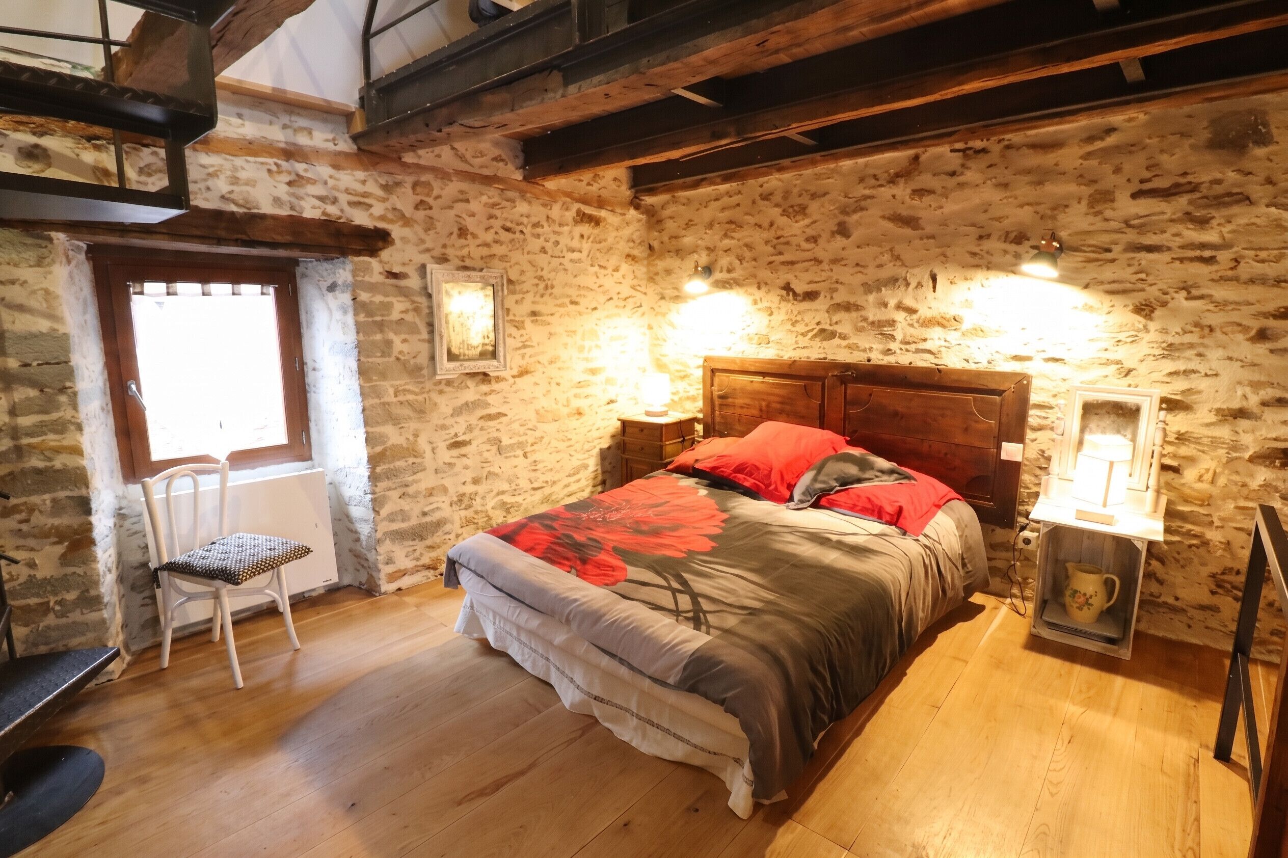 4 bedrooms, iron/ironing board, travel crib, WiFi (free)