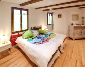 4 Schlafzimmer, Bügeleisen/Bügelbrett, kostenloses WLAN, Bettwäsche
