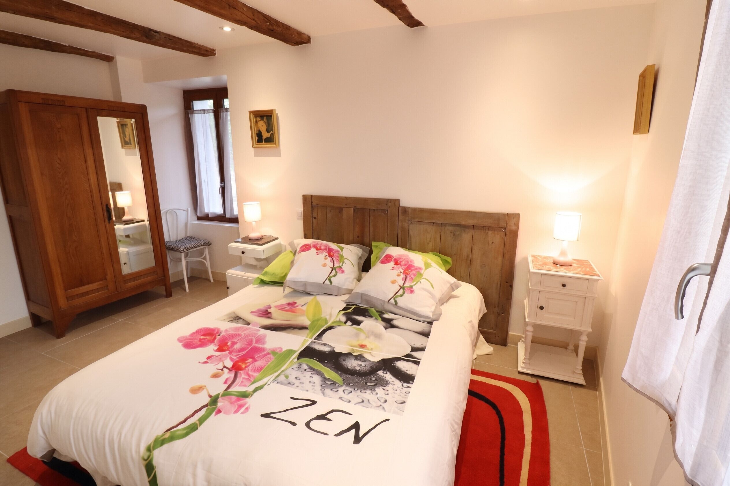 4 bedrooms, iron/ironing board, travel crib, WiFi (free)