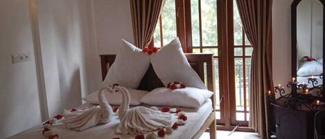 Comfort-huone | Pimennysverhot, silitysrauta/-lauta, ilmainen Wi-Fi