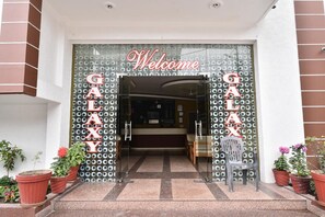 Property entrance - Hotel Galaxy (Dehradun)